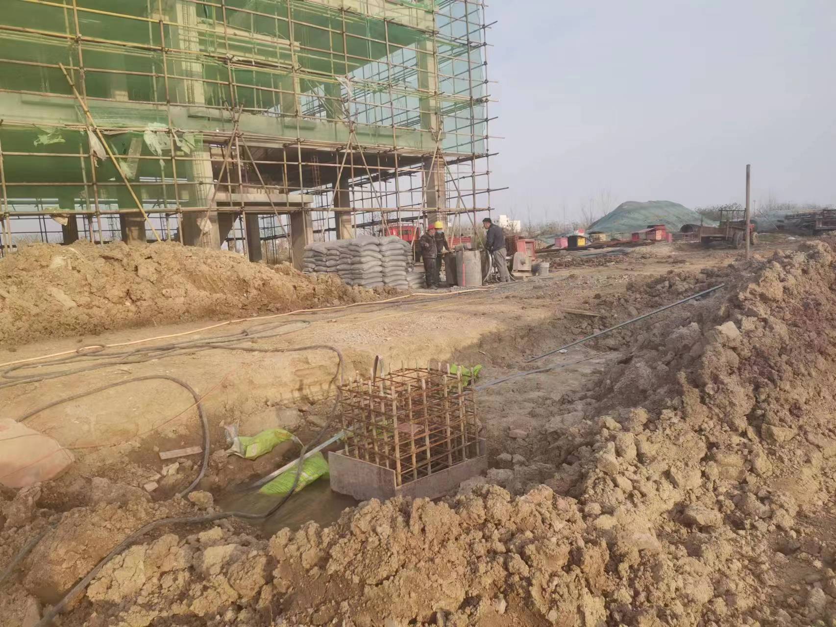 雨山当桥梁出现裂缝的时候应该及时加固修补